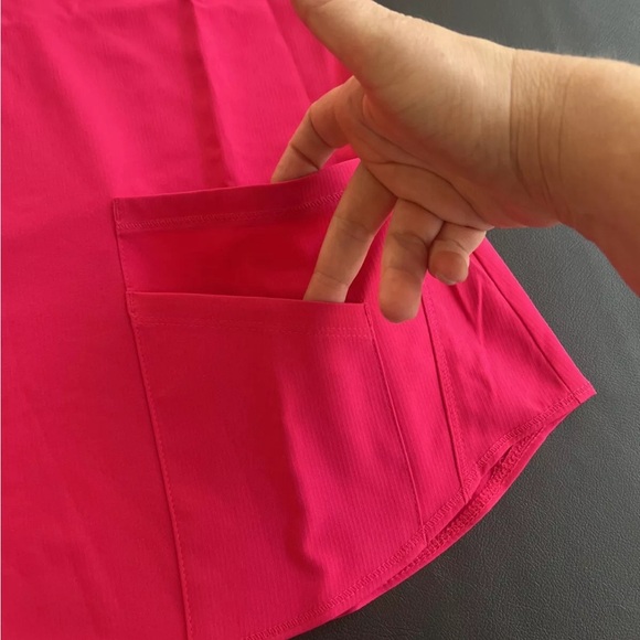 PRETTY IN PINK! Skechers By Barco V Neck Scrub Top Women’s SMALL Stretch Wicking - Picture 3 of 4